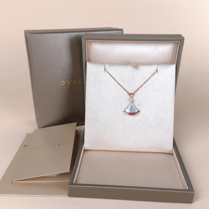 Bvlgari Necklace DIVAS’ DREAM Collection Pearl Pavé Diamond White Mother-of-Pearl Diamond18KR ose Gold Large Pendant2.8cm 43cm — cover view 7 of 10