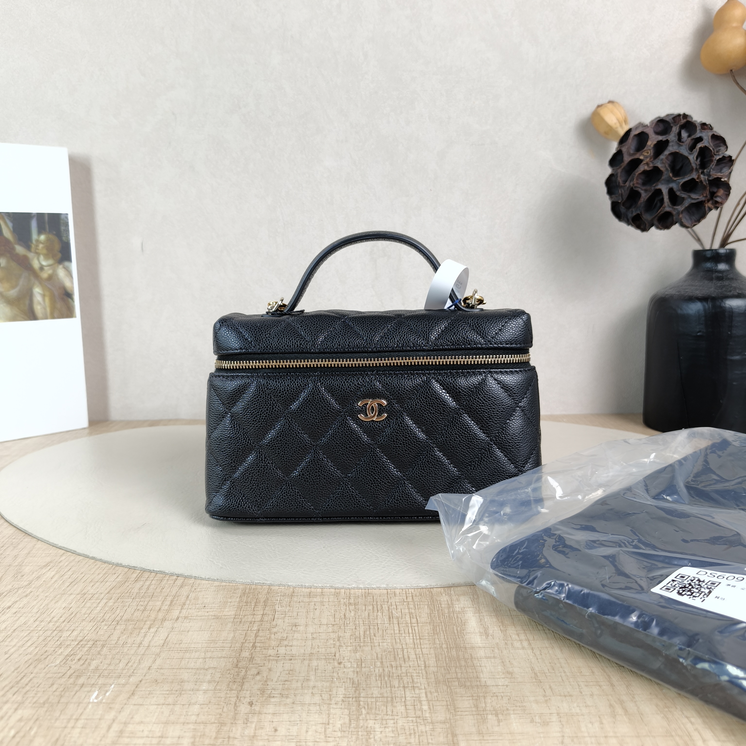Chanel Crossbody Baglp Box Bag Top Handle Crossbody Bag Black Calfskin One Size19.5 × 5 × 17 cm — cover view 6 of 6