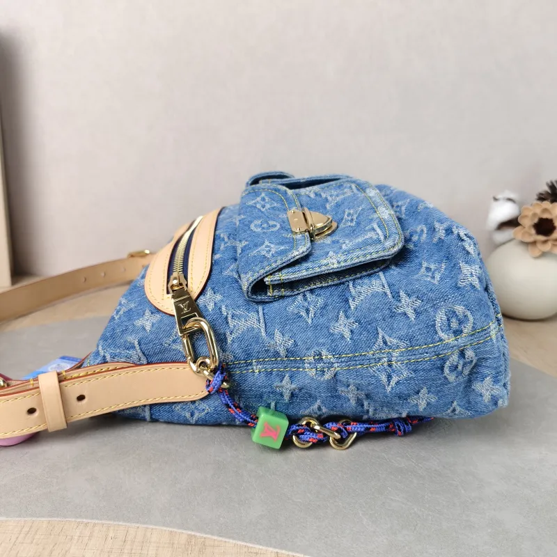 Louis Vuitton Shoulder Bag Baggy hobo Shoulder Bag Blue One Size 30 × 13 × 22 cm — detail view 3 of 13