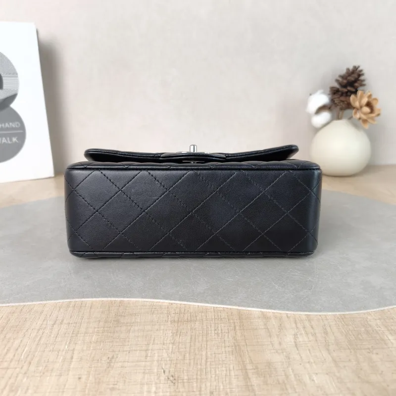 Chanel Crossbody Bag Classic Flap Large Mini CF Mini Black SL ambskin mini 20 × 6 × 12 cm — cover view 2 of 5