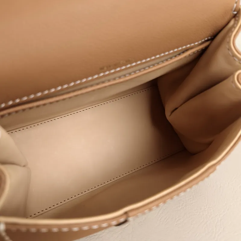 DELVAUX Crossbody Bag Brillant Caramel Calfskin Mini 20 × 11 × 16 cm — detail view 4 of 11