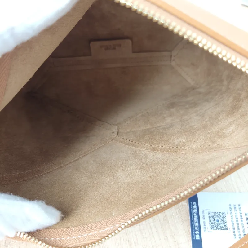 LOEWE Shoulder Bag puzzle fold Shoulder Bag Brown Calfskin One Size 23 × 6.5 × 15.5 cm — detail view 6 of 10
