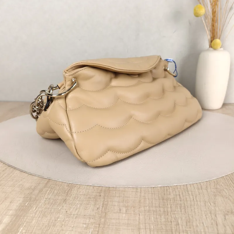 Chloé Shoulder Bag Shoulder Bag Taupe Calfskin One Size 31 × 17 × 14 cm — cover view 2 of 5