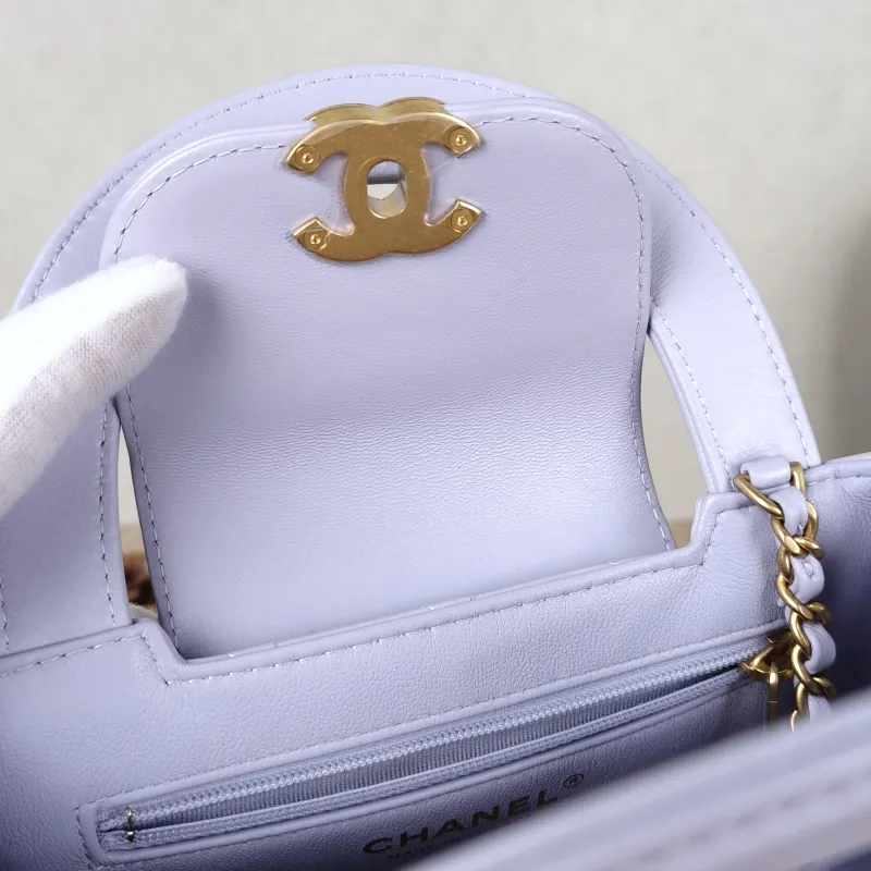 Chanel Crossbody Bag Kelly Lambskin Mini 19 × 7 × 13 cm — detail view 12 of 14
