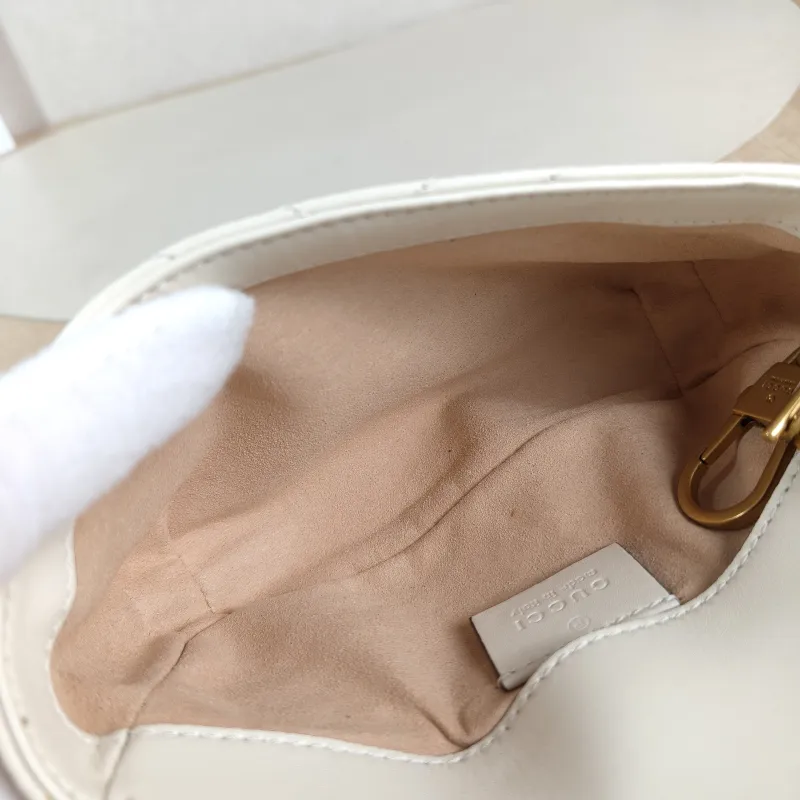 GUCCI Crossbody Bag GG Marmont Mini Marmont Mini White Calfskinmini16.5 × 4.5 × 9.5 cm — detail view 5 of 13