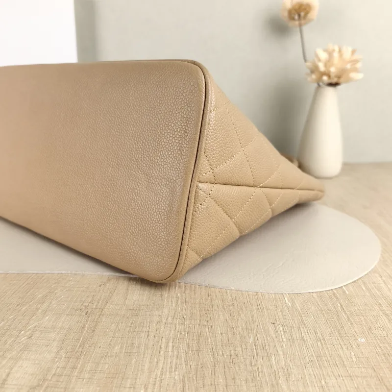 Chanel Top Handle Bag Medallion Taupe Grained Calfskin Large 30 × 15 × 24 cm 7 — detail view 10 of 12