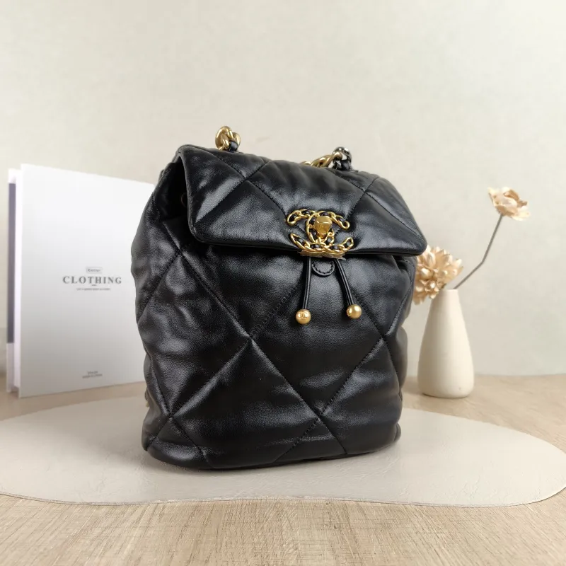 Chanel Backpack19Bag Backpack Black Lambskinmini22 × 16 × 26 cm — cover view 3 of 5
