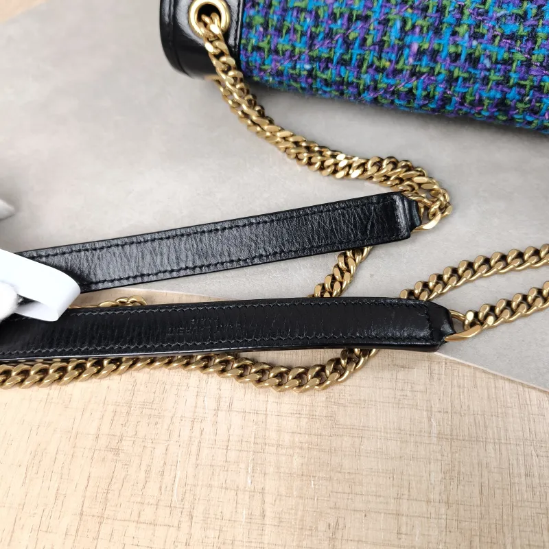 SAINT LAURENT Crossbody Bag Niki D Small 21 × 7.5 × 16 cm — detail view 2 of 14