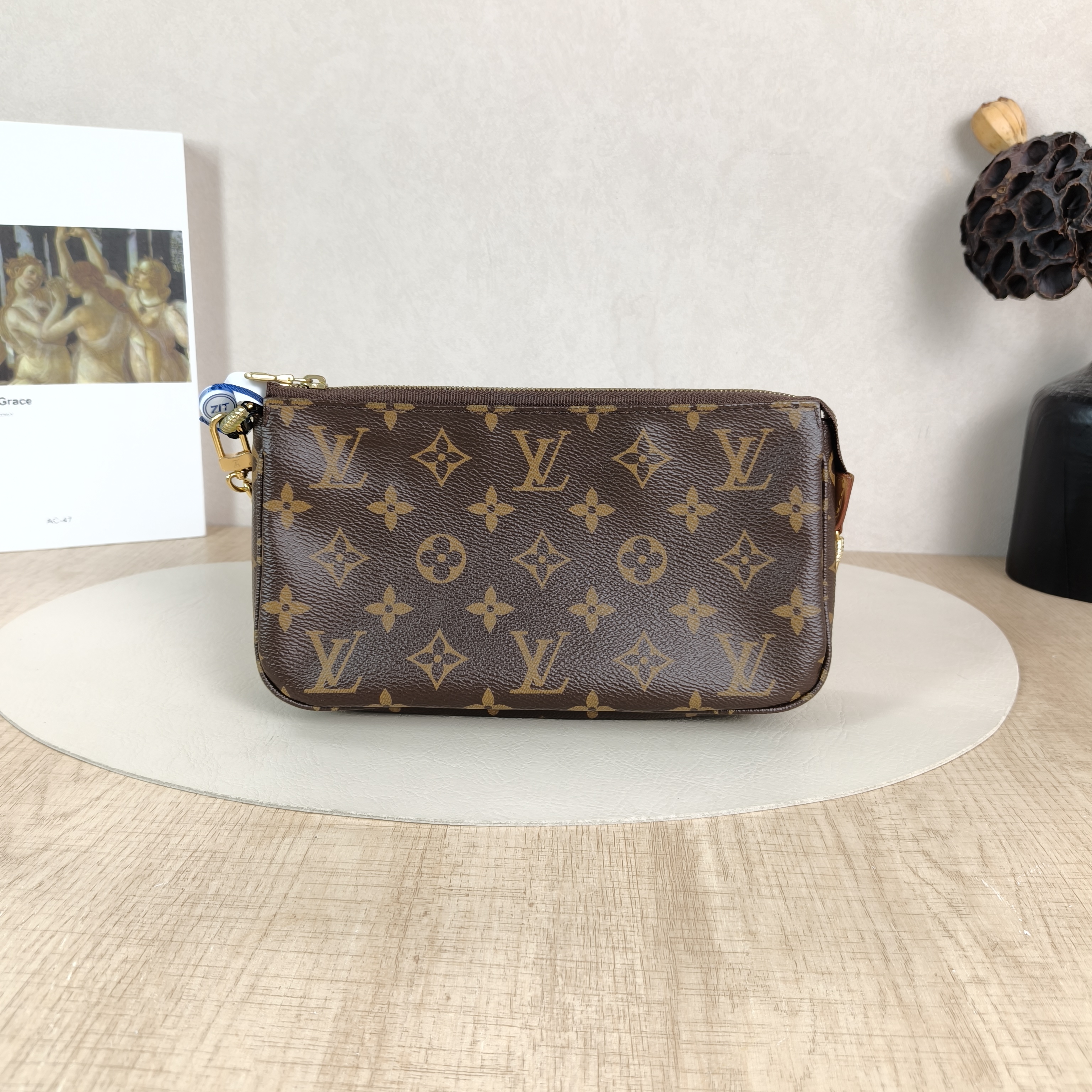 Louis Vuitton Shoulder Bag Pochette Accessoires Monogram PVC One Size22 × 4 × 13 cm