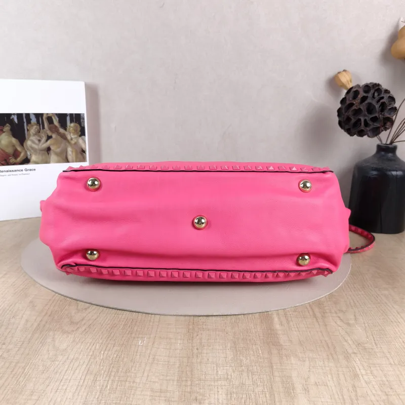 Valentino Shoulder Bag Shoulder Bag Red Calfskin One Size 33 × 12 × 26 cm — cover view 5 of 5