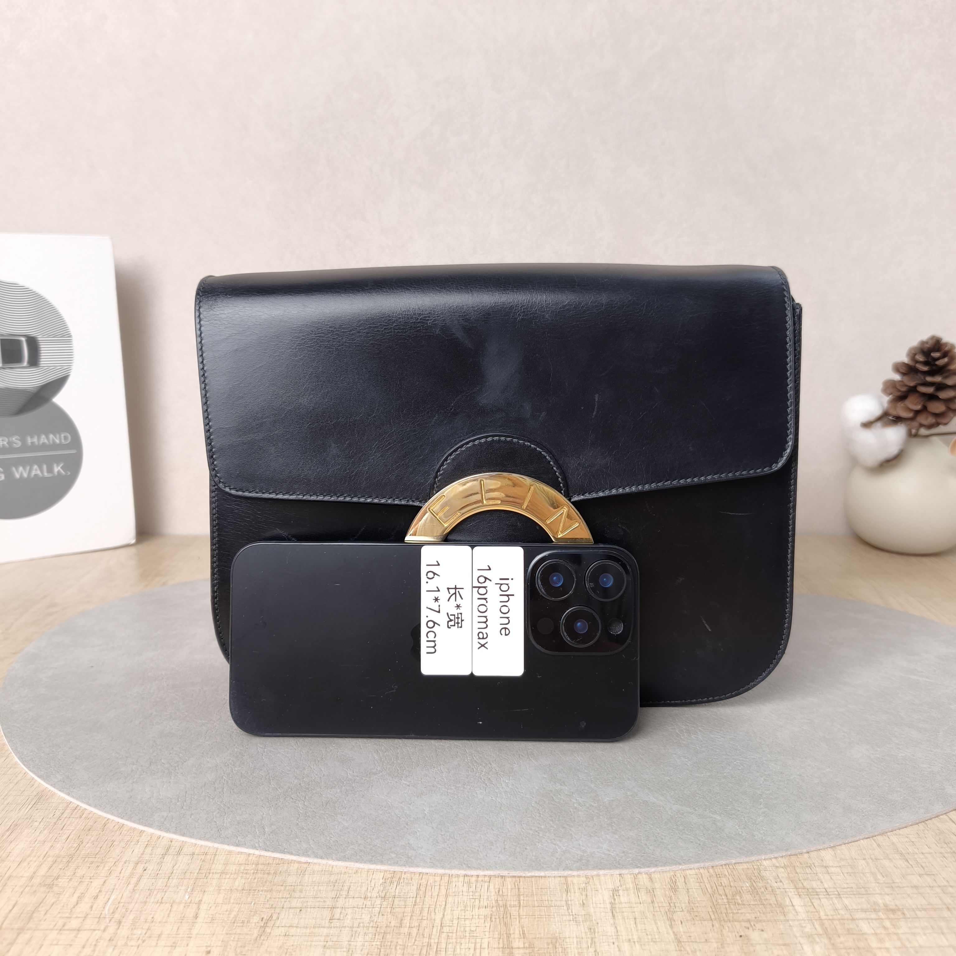 CELINE Crossbody Bag Crossbody Bag Black Calfskin One Size24 × 5 × 18 cm — cover view 3 of 5
