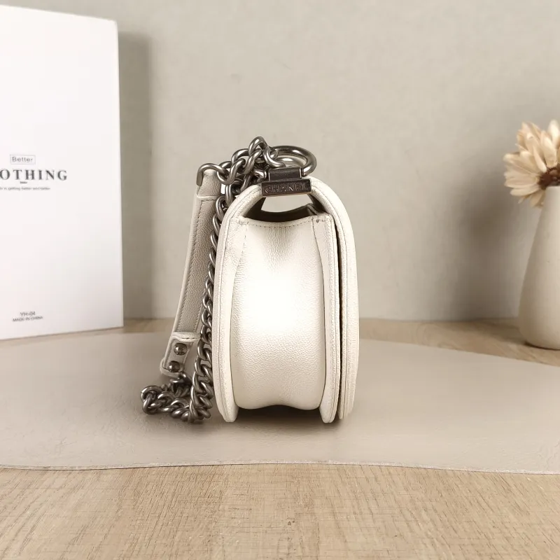 Chanel Crossbody Bagleboy White Grained Calfskin Small18 × 6 × 12.5 cm — detail view 2 of 12