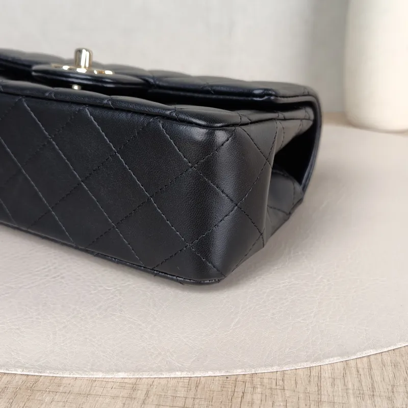 Chanel Crossbody Bag cf mini Edition Black Lambskin mini 20 × 6 × 12 cm — detail view 4 of 16