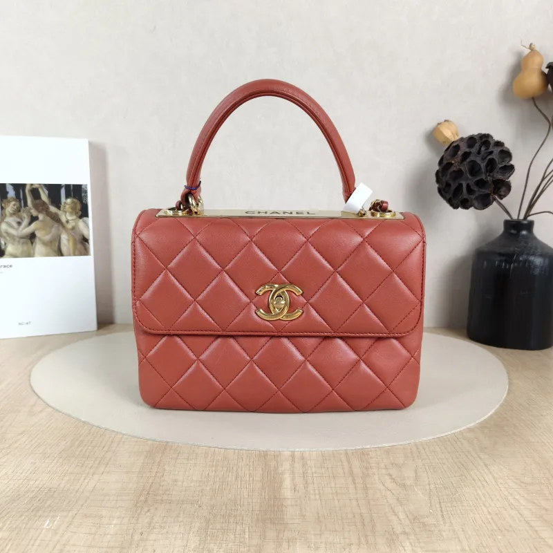 Chanel Crossbody Bag Trendy CC Red Lambskin Small 25 × 12 × 17 cm 23