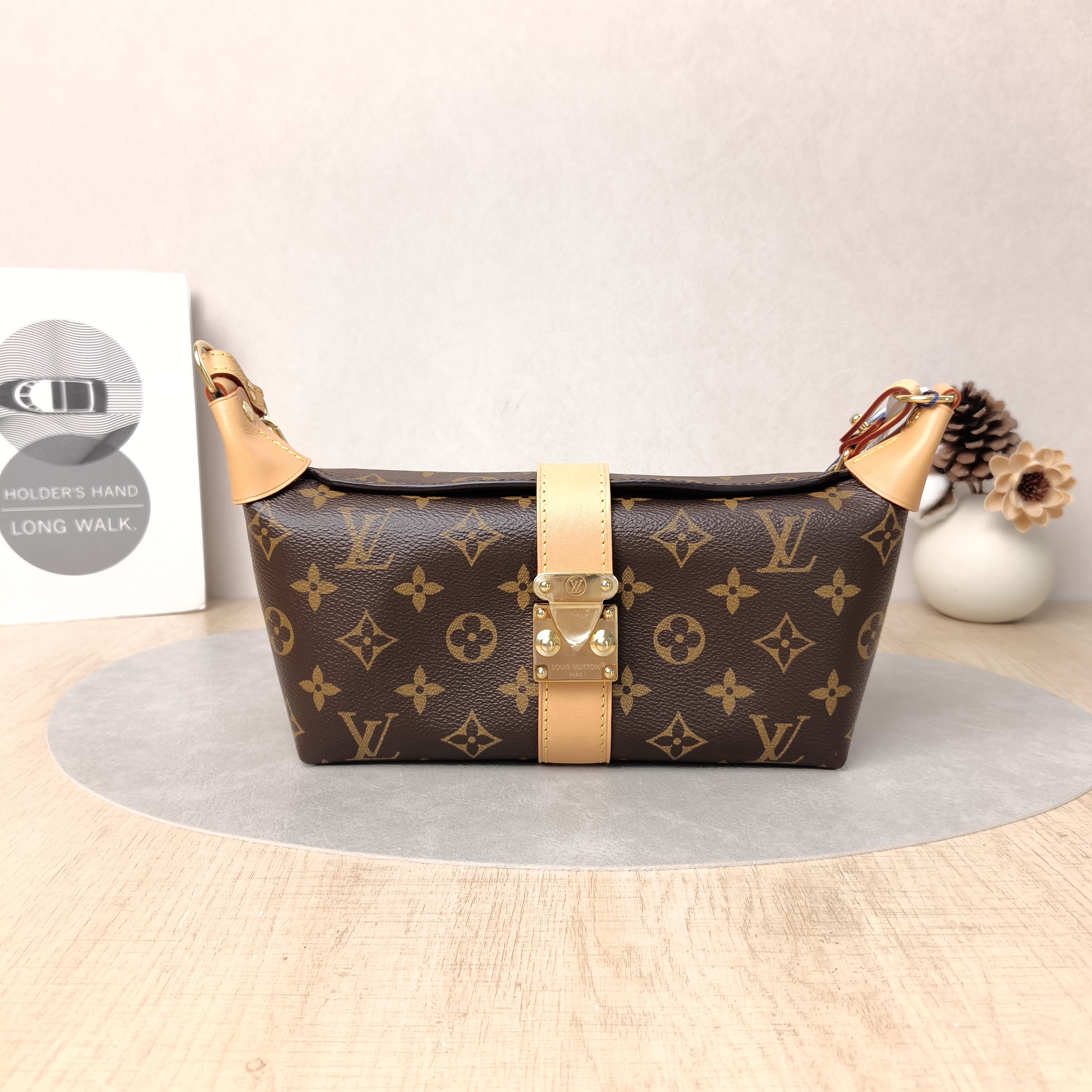 Louis Vuitton Shoulder Bag Pochette Mia Monogram PVC One Size22 × 8 × 14.5 cm