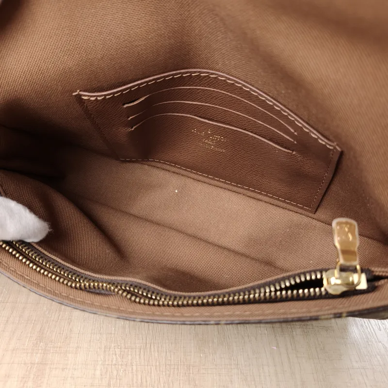 Louis Vuitton Crossbody Bag IVY Monogram PVC Small23.5 × 4.3 × 12 cm — detail view 7 of 13