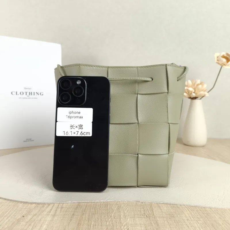 Bottega Veneta Crossbody Bag Cassette Woven Lambskin One Size14 × 14 × 18 cm — cover view 3 of 5