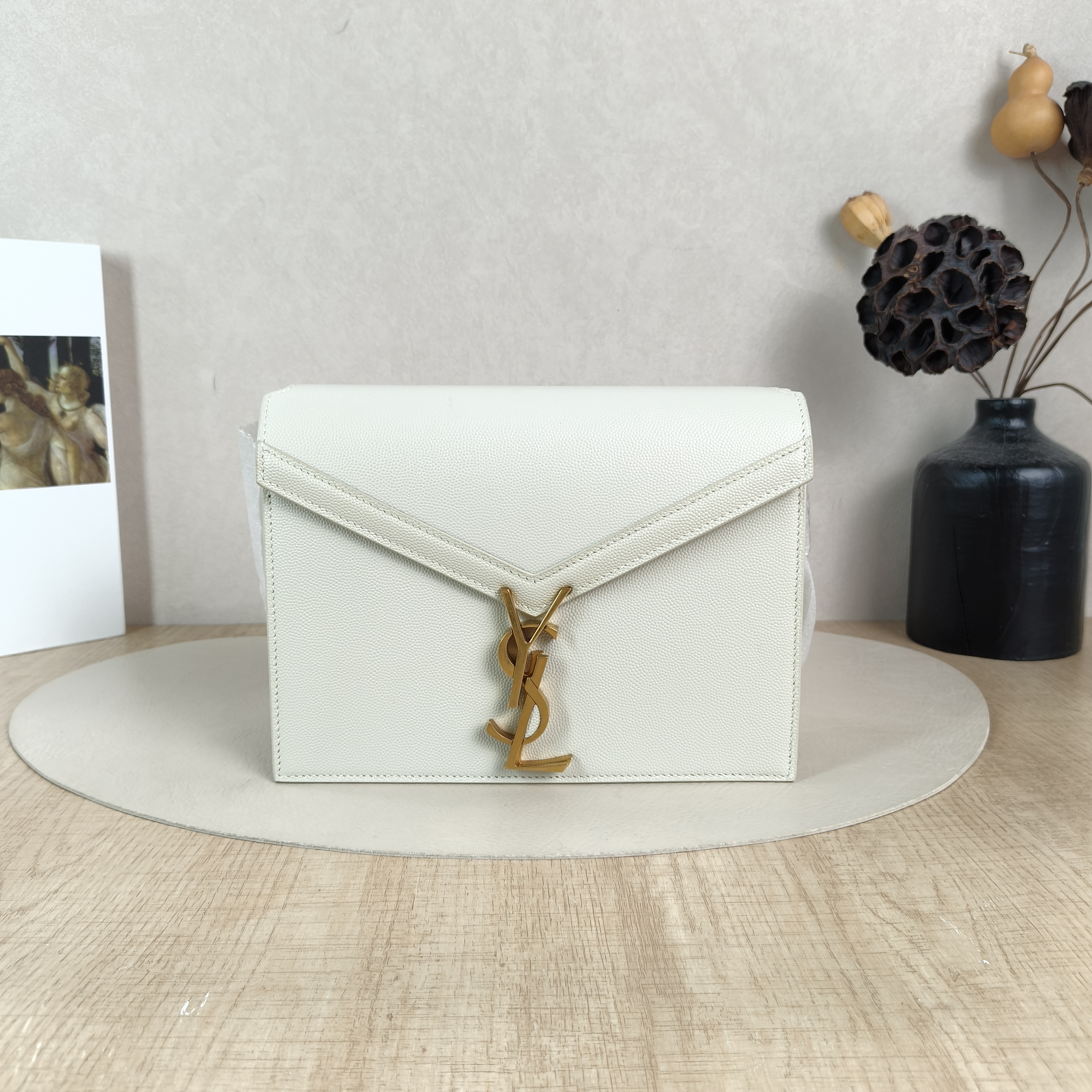 SAINT LAURENT Crossbody Bag Cassandra White Grained Calfskin Medium22 × 5.5 × 16.5 cm