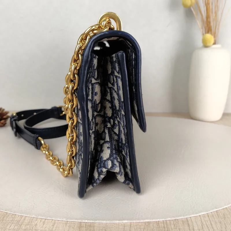 DIOR Crossbody Bag 30Montaigne 30 Edition Canvas Medium 25 × 9 × 16.5 cm — detail view 12 of 12