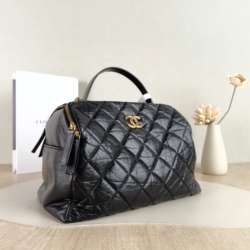 Chanel Crossbody Bag Crossbody Bag Black Calfskin One Size 27 × 16 × 20 cm — cover view 3 of 5