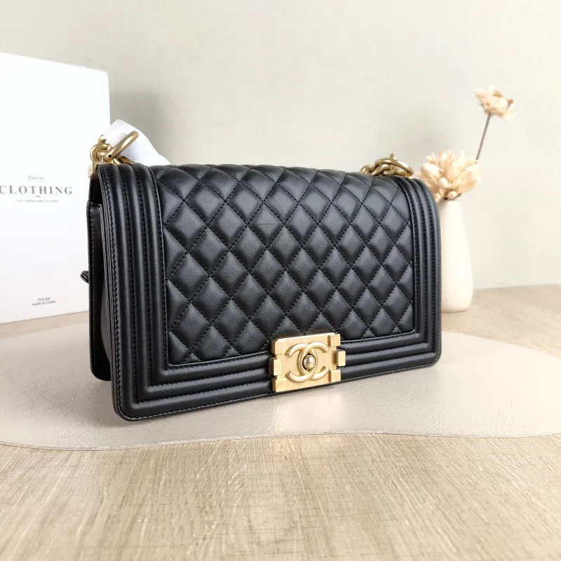 Chanel Crossbody Bag Le Boy​ Black Calfskin Medium 25 × 9 × 15 cm 27 — cover view 3 of 5