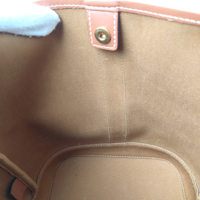 CELINE Crossbody Bag Triomphe Bucket Bag Monogram PVC Small22 × 13 × 26 cm — detail view 8 of 11