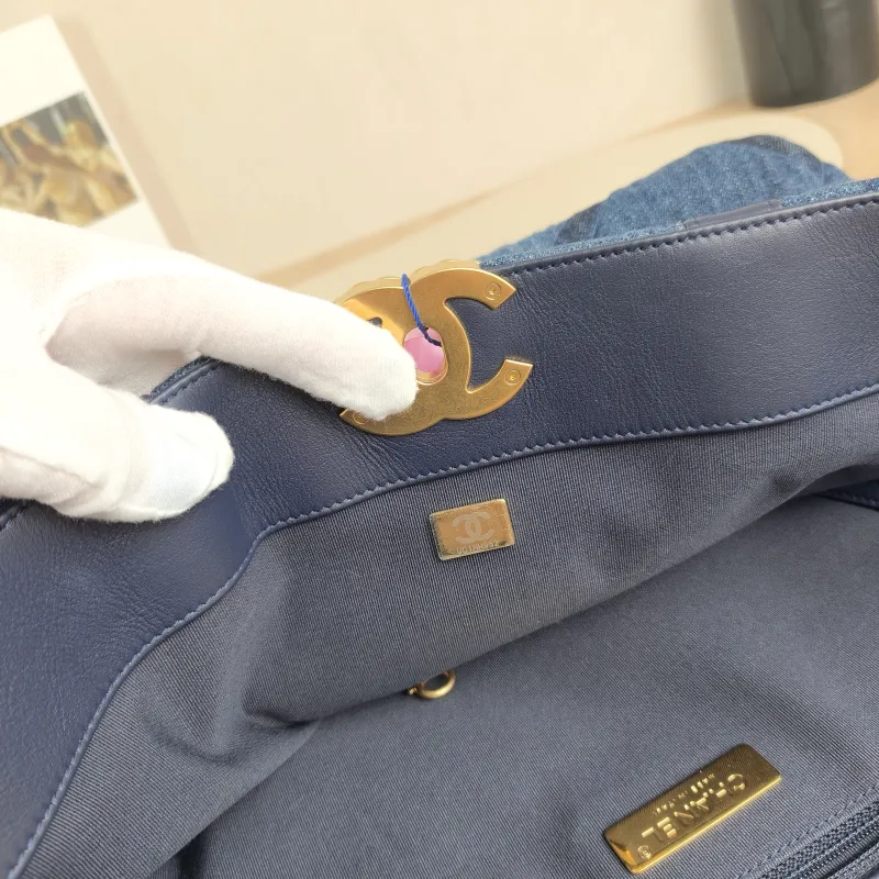 Chanel Shoulder Bag19Bag Shopping Bag Shopping Tote Blue One Size41 × 10.5 × 24 cm — detail view 7 of 12