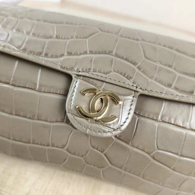 Chanel Shoulder Bag 26a Collection Crossbody Bag Grey Calfskin One Size 23 × 11 × 12.5 cm — detail view 9 of 13
