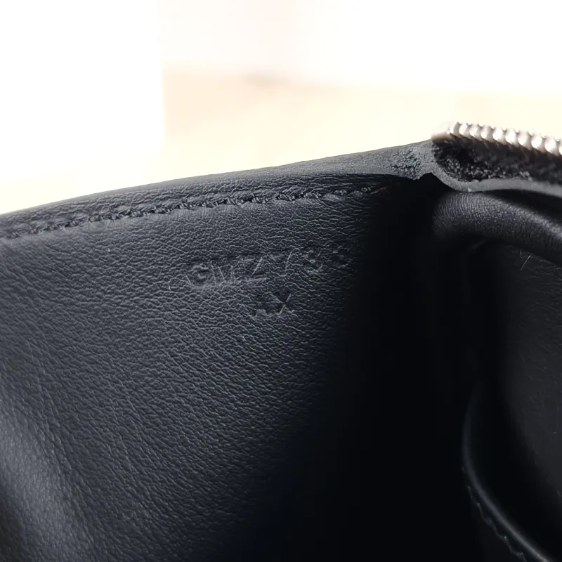 Hermès Shoulder Bag Lindy Mini 19 89Noir Black Taurillon Clemence TC Calfskin Mini 19 × 9 × 13 cm G — detail view 4 of 11