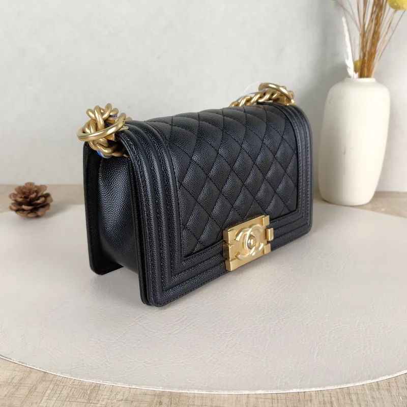 Chanel Crossbody Bag Le BoyBlack Grained Calfskin20.5 × 8.5 × 12 cm — cover view 2 of 5