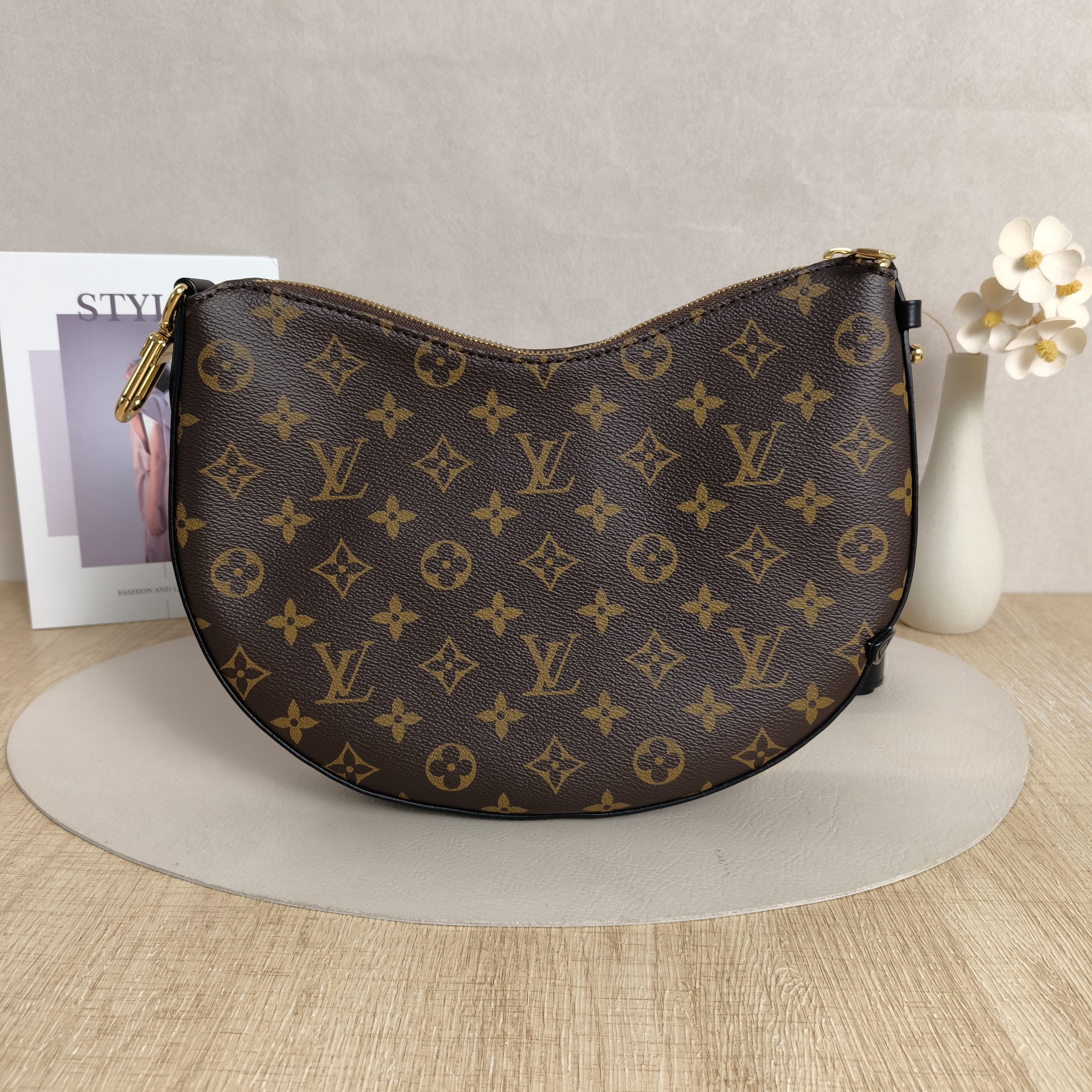 Louis Vuitton Shoulder Bag COOKIE Monogram PVCBB28.5 × 5 × 19 cm — cover view 8 of 11