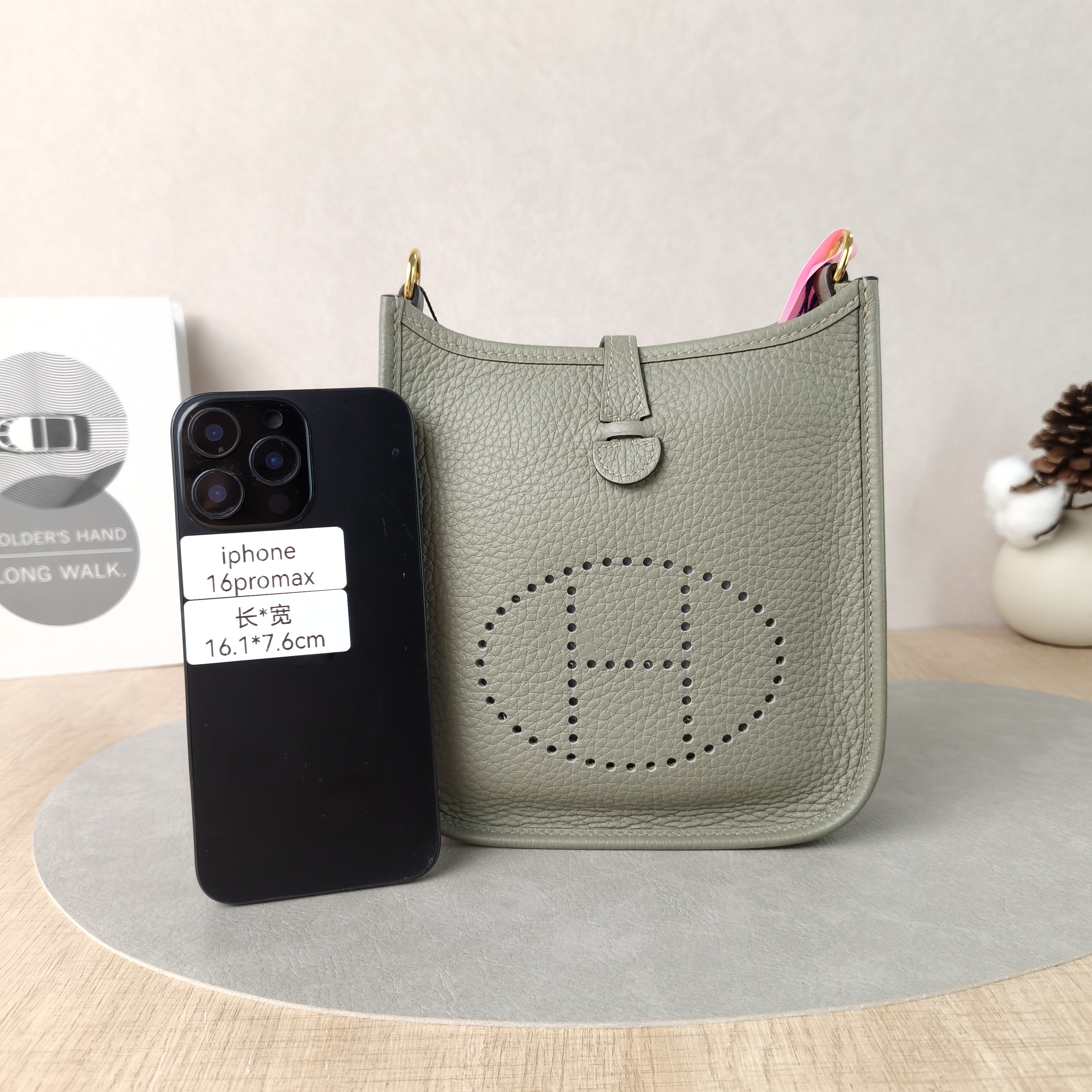 Hermès Crossbody Bag Evelyne Mini 16 Mini 16Q1 Taurillon Clemence TC Calfskinmini17 × 5.5 × 18 cm — cover view 6 of 6