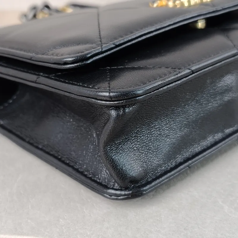 Chanel Crossbody Bag 19Bag WOC Black SL ambskin Mini 19.2 × 3.5 × 12.3 cm 30 — detail view 13 of 16