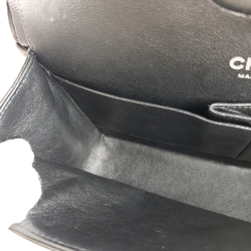 Chanel Crossbody Bag V Classic Flap CF Black Grained Calfskin Medium 25.5 × 6.5 × 15.5 cm 22 — detail view 13 of 14