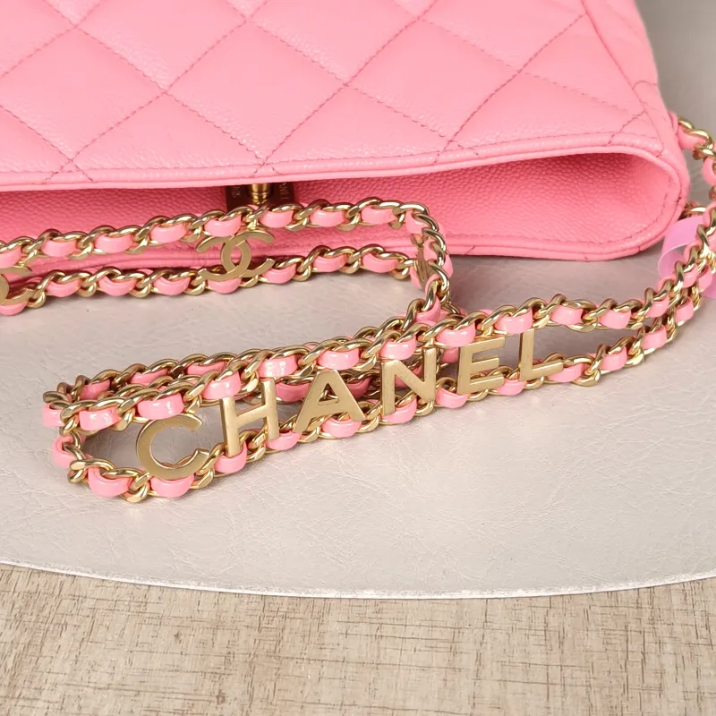 Chanel Shoulder Bag hobo Red Grained Calfskin One Size19 × 8 × 17 cm — detail view 8 of 11