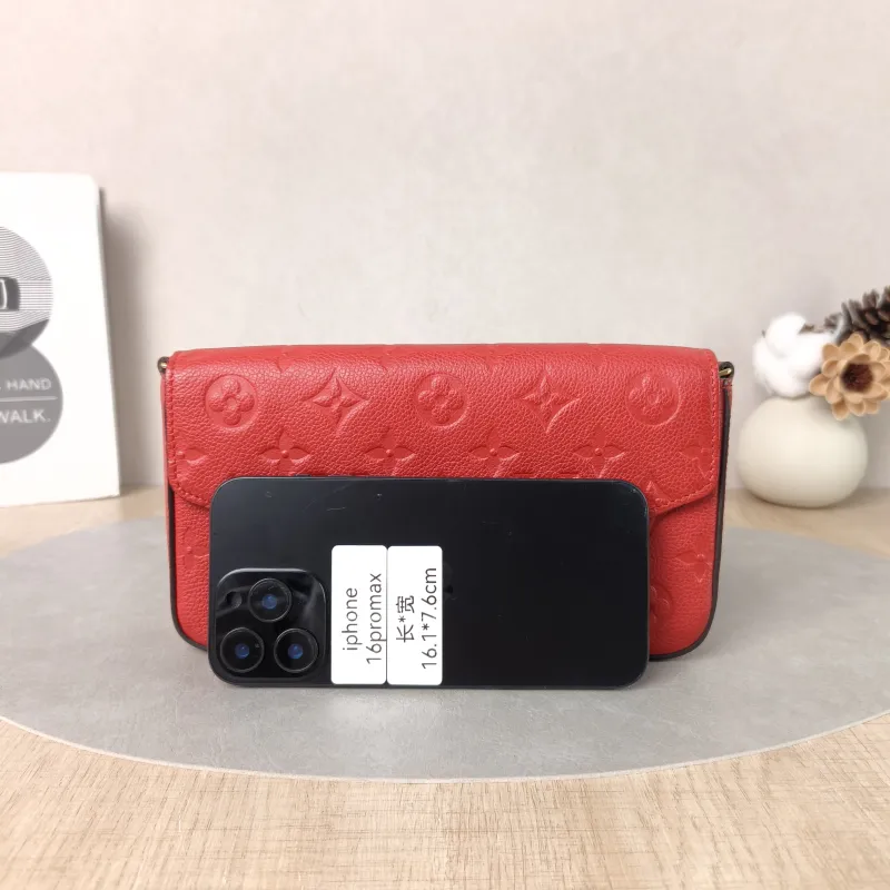 Louis Vuitton Crossbody Bag Pochette Félicie Red Calfskin Small21 × 3 × 12 cm — cover view 2 of 5