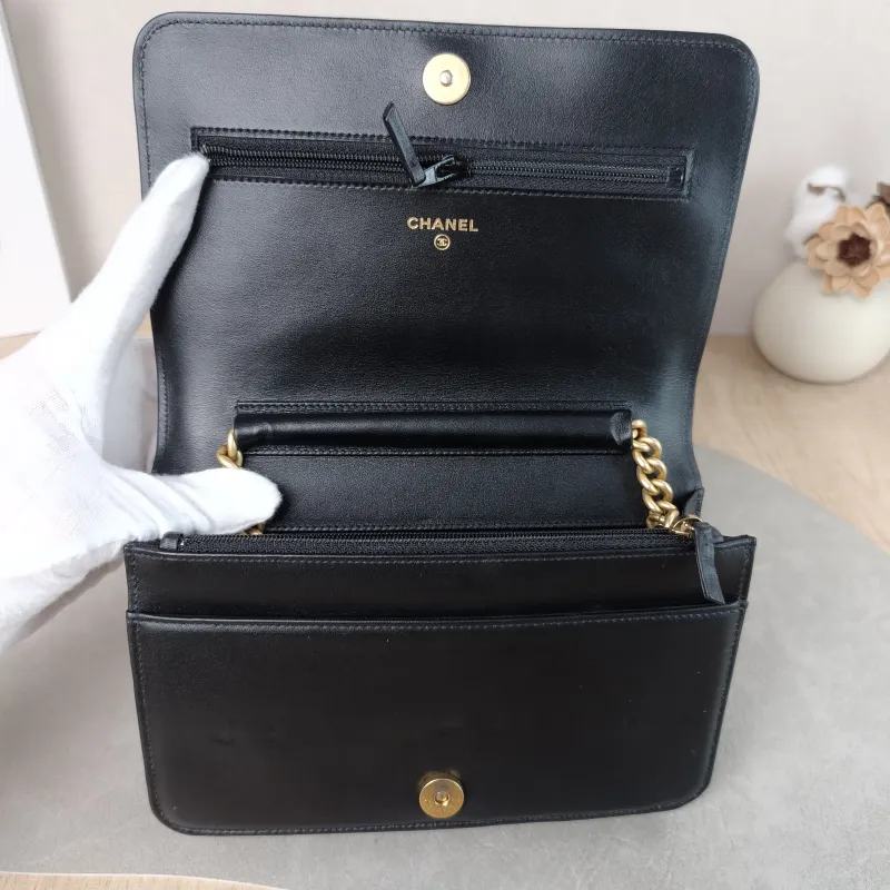 Chanel Crossbody Bag Le Boy​ WOC Black Grained Calfskin Mini 19.2 × 3.5 × 12.3 cm — detail view 5 of 13
