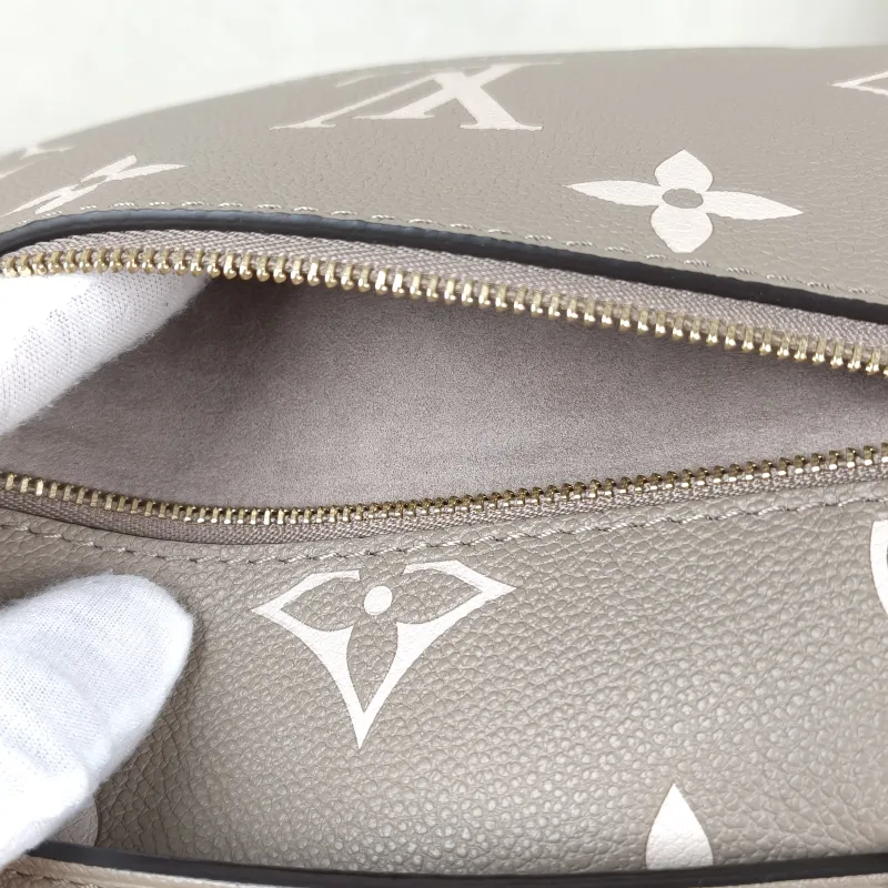 Louis Vuitton Crossbody Bag Pochette Métis East West Empreinte Embossed Calfskin Monogram Small21.5 × 6 × 13.5 cm — detail view 3 of 15