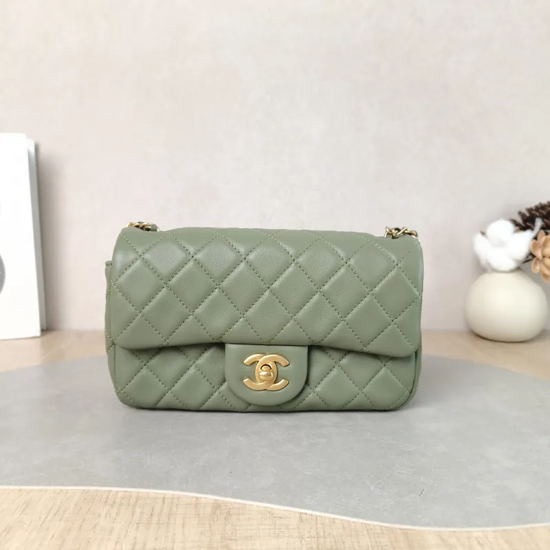 Chanel Crossbody Bag mini Green Lambskin One Size 20 × 6 × 12 cm
