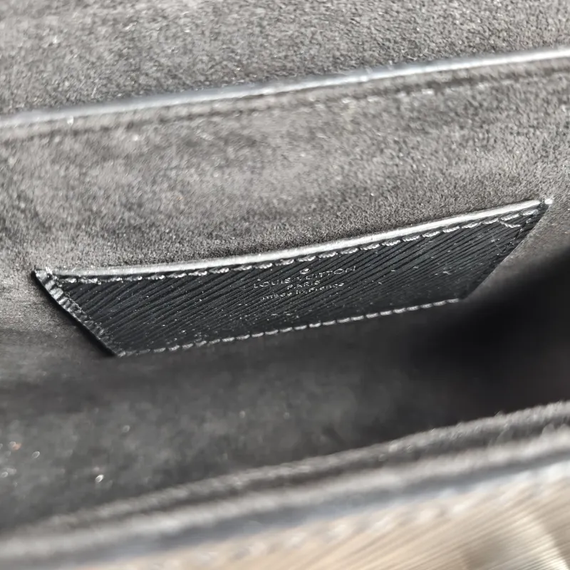 Louis Vuitton Crossbody Bag Twist Black Epi Embossed Calfskin Medium 23 × 9.5 × 17 cm — detail view 11 of 12