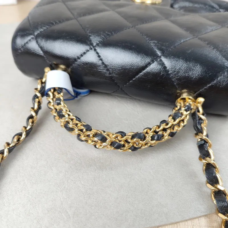 Chanel Crossbody Bag Black Lambskinmini19 × 8.5 × 14 cm — detail view 16 of 16