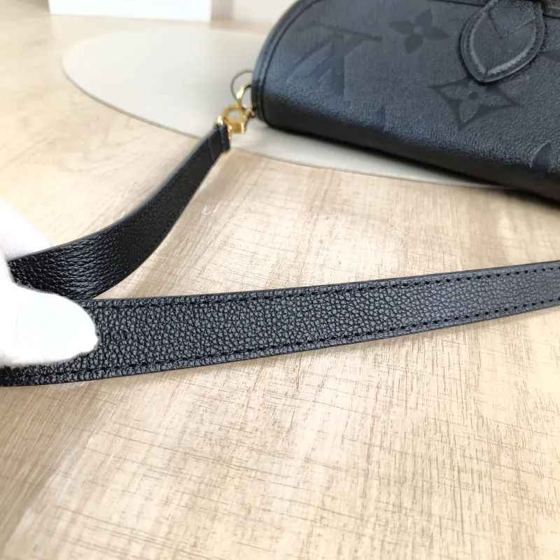 Louis Vuitton Crossbody Bag Diane Baguette Bag Black Empreinte Embossed Calfskin Small24 × 9 × 15 cm — detail view 3 of 14
