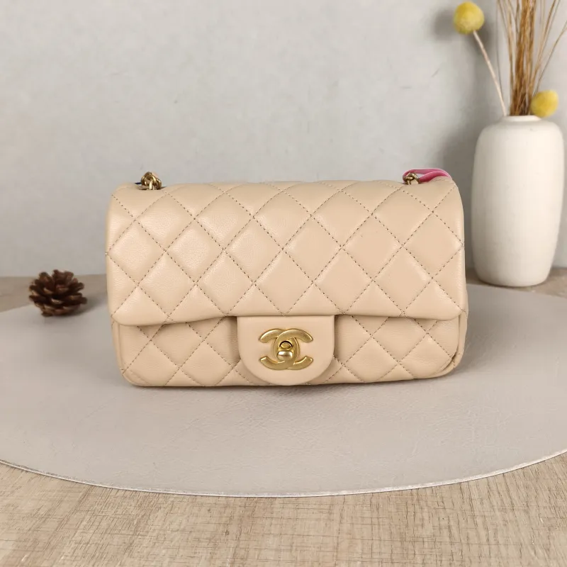 Chanel Crossbody Bag mini Taupe Lambskin One Size 20 × 6 × 12 cm