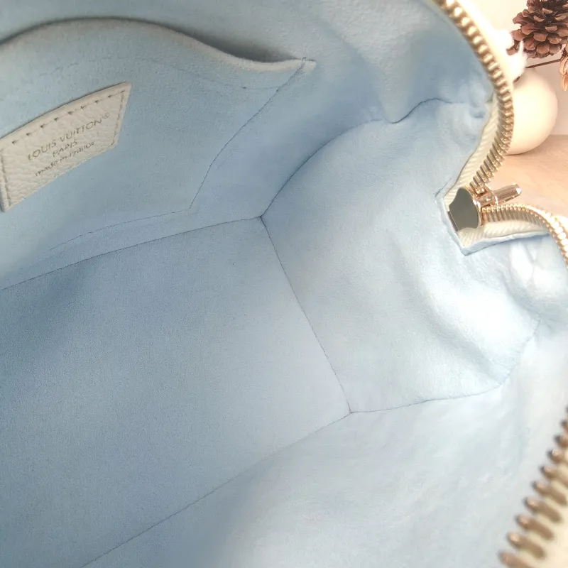 Louis Vuitton Crossbody Bag Speedy20 White · Blue Calfskin One Size20.5 × 12 × 13.5 cm — detail view 3 of 15