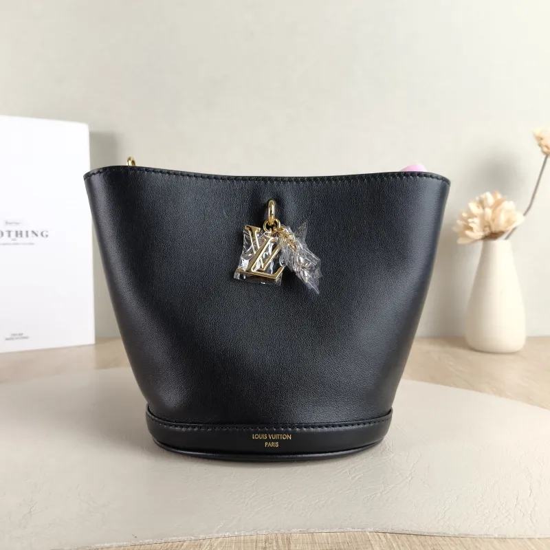 Louis Vuitton Shoulder Bag Bloom Hobo Bucket Bag Black Calfskin Mini 16 × 11 × 17.5 cm