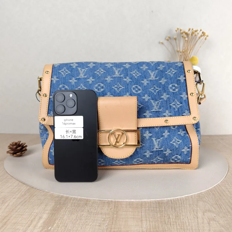 Louis Vuitton Shoulder Bag Dauphine Soft Shoulder Bag Blue Large28 × 11 × 20 cm — cover view 3 of 5