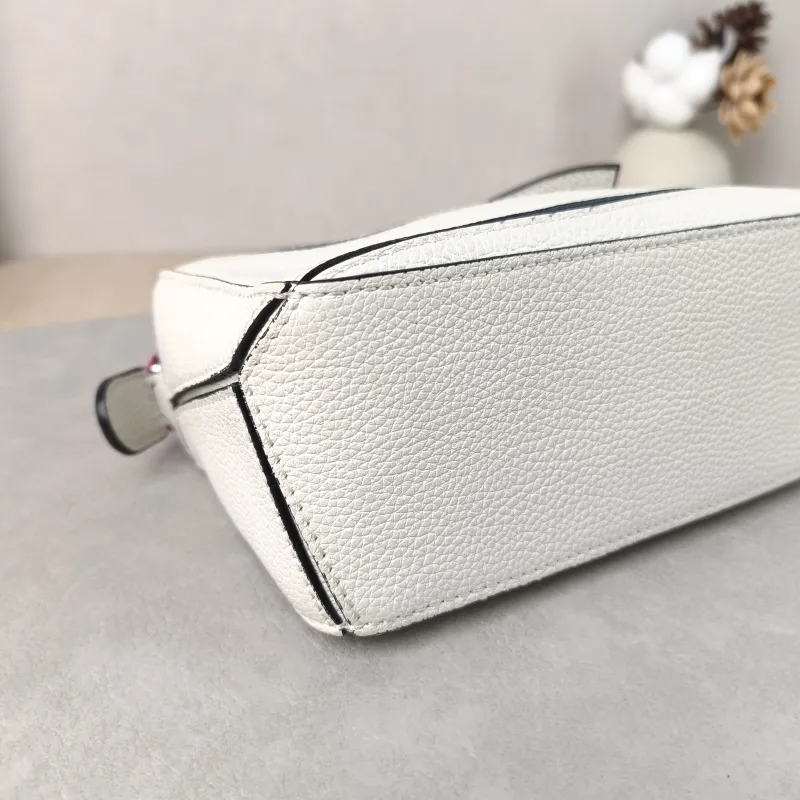 LOEWE Crossbody Bag Puzzle White Calfskin Mini 18 × 8 × 12.5 cm — detail view 1 of 13