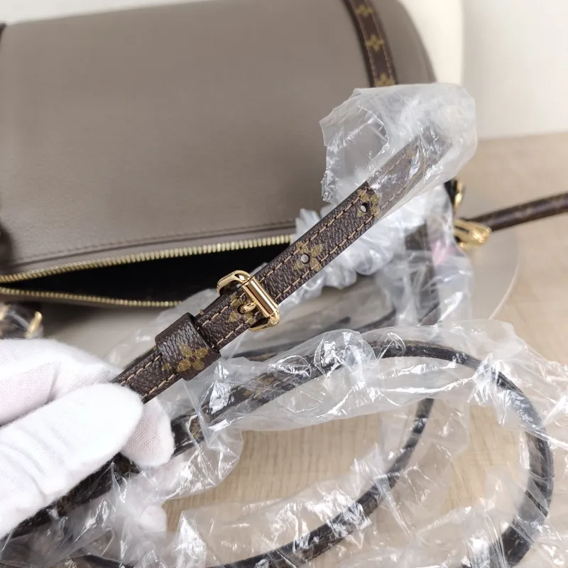 Louis Vuitton Shoulder Bag EXPRESS Shoulder Bag Grey Calfskin Small26 × 13.5 × 17 cm — detail view 7 of 12