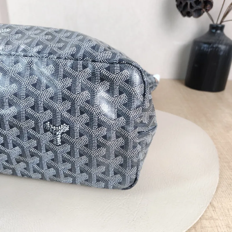 GOYARD Shoulder Bag Boheme Hobo​ Grey ine Canvas Small 43 × 14 × 27 cm — detail view 5 of 12