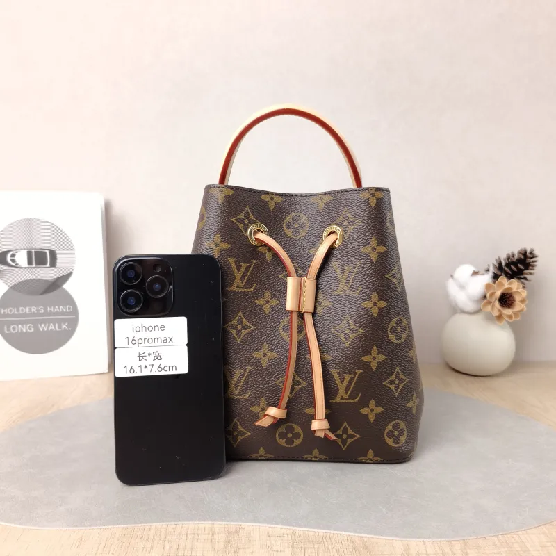 Louis Vuitton Crossbody Bag NÉONOÉ Bucket Bag BB Monogram PVC BB 20 × 13 × 20 cm — cover view 4 of 5